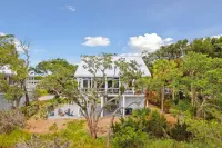 Champagne and Sunsets 에디스토 비치 호텔