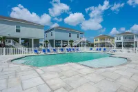 Welcoming Ambiance and Community Facilities - Charming Coastal Oasis