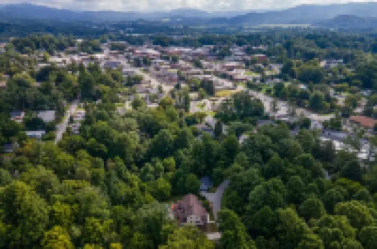 Spacious Retreat with Gourmet Kitchen and Outdoor Oasis - Inviting Getaway