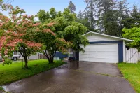 Dog-friendly home with a yard, washer/dryer, partial AC - near attractions Hotels in Langley