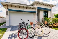 Heated Pool, Outdoor Kitchen and Bikes Included - Elegant Coastal Retreat Hotels in Naples Park