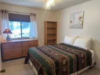 Mountain Views and Cozy Balcony - Charming Apartment Retreat Hotels in Red River