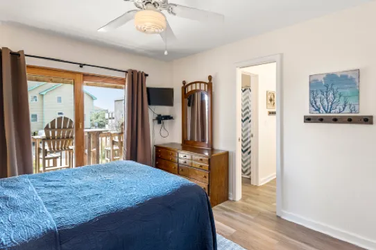 Private Pool and Ocean Views - Inviting Coastal Retreat