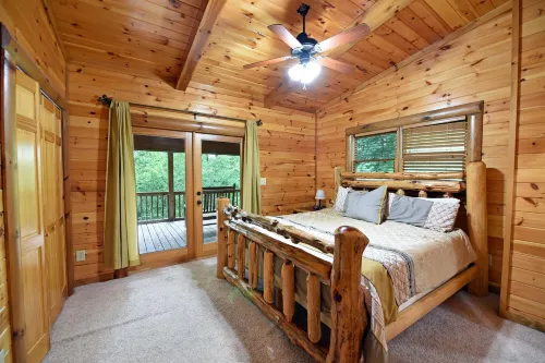 Hot Tub, Game Room and WiFi Access - Cozy Retreat Hotels in Mineral Bluff