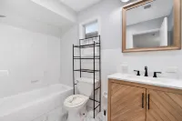Unforgettable Stay Near Manhattan's Buzz - Spacious Modern Haven Hotels in Bayonne