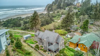 Spectacular Ocean Views and Game Room - Charming Beach Retreat Hotels near Pacific City Beach