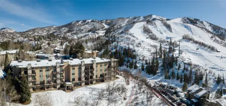 Panoramic Views and Ski in Out Access with Club Amenities - Stunning Retreat Отели рядом с достопримечательностью «Steamboat Ski Resort»