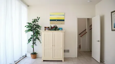 Modern 6 Bedroom Wildwood Beach Getaway Отели рядом с достопримечательностью «Wildwood Boardwalk»