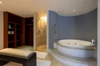Holiday Inn PUEBLA FINSA by IHG - baignoire