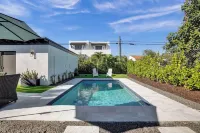 Costal Bungalow & guest house - by the beach!