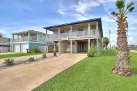 Spacious & Pet Friendly + Game Room Sleeps 10