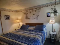La Collage Inn