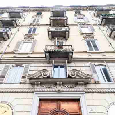 Dante Subway Apartment Hotel Exterior