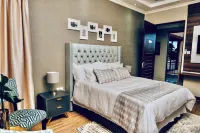 Escapade Lux Hotels in Копонг