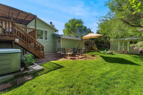 Close to Trails, Parks & Open Space! Amazing Yard! - Mountain view