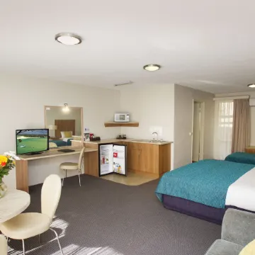 Fairway Motor Inn