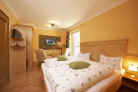 Hotel am Wiesenhang - Garni Hotels in Bad Bayersoien