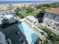 Hotel Aristeo Hotels near 105 Stadium
