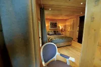 La Maison de Dolphe Chalet de Charme & Art Gallery Hotels in Ayas