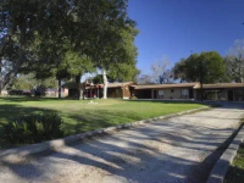 Shiner Country Inn Hotels in Shiner