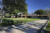 Shiner Country Inn