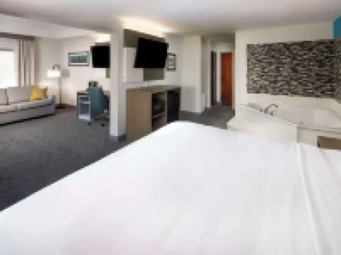 Comfort Inn & Suites Dahlonega University Area Hotels in Lumpkin County