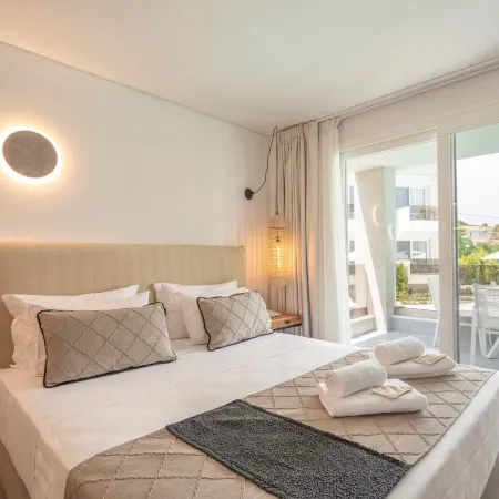 Mirablue Luxury Residences