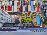 Homey and Comfy 2Br at Vida View Apartment Hotels in Panakkukang