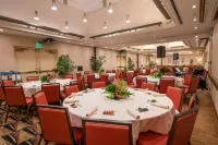 Embassy Suites by Hilton Waikiki Beach Walk