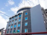 Lemon Tree Hotel, Banjara Hills, Hyderabad Hotels near NIMSME