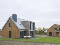 Modern Villa with 3 Bathrooms, Located Close to Lake Veere
