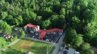 Bear Creek Inn Gatlinburg, TN - parking