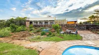 Skyhaven Lodge - Pools