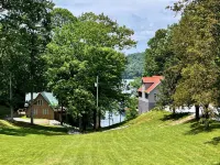 Deerfield Hideaway At Old Smokey 5 Bedroom Home Hotels in Campbell County