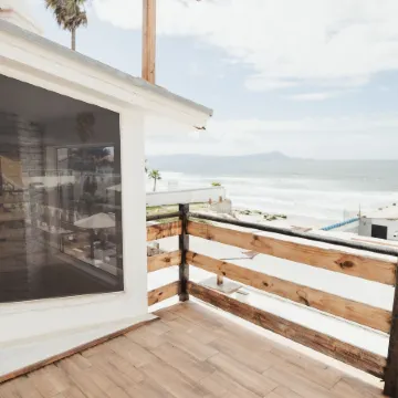 Blvd Sunset, a Spot to Relax