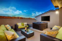 7 Br 2 Hot Tubs Rooftop Beach Block Ocean View