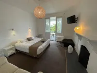 Ōtoromiro Hotel فنادق في Lincoln