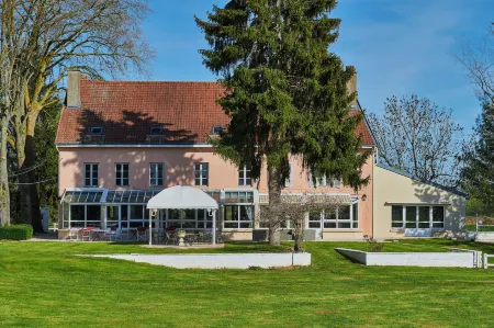 Auberge du Port Отели в г. Маттон-э-Клеманси