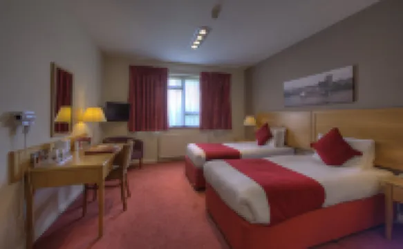 Kingstown Hotel by Greene King Inns - parking