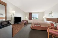 Super 8 by Wyndham Smithville/Kansas City Hotels in Smithville