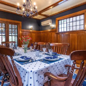 The Butler House Bed & Breakfast Отели рядом с достопримечательностью «Подковообразный водопад»