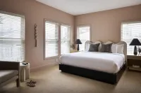 The Neighborhood Hotel New Buffalo