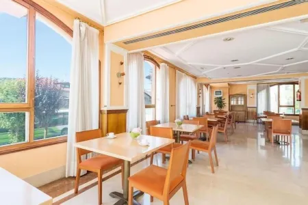 Hospedium Hotel Sky Blu Sondika Отели рядом с достопримечательностью «Jardín Botánico de Barakaldo»