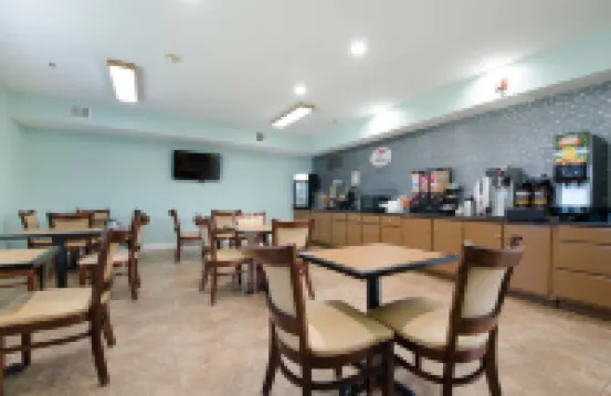 Super 8 by Wyndham Hull Street Midlothian/Richmond Area