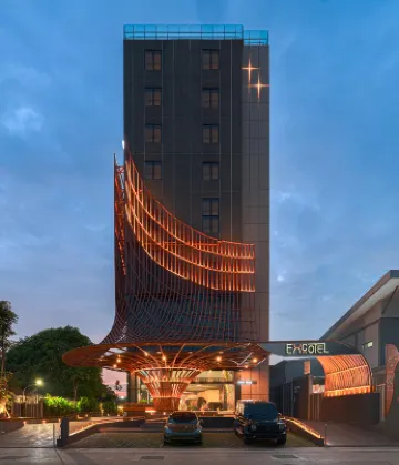 EXCOTEL Design Hotel Surabaya Hotel dekat Republic Harley Surabaya