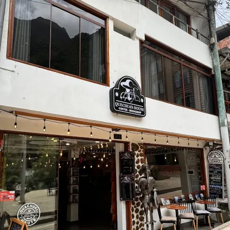 Quechua´S House Hostal & Coffee Отели в г. Агуас-Кальентес