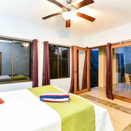 Casa Monos Locos - Portasol Vacation Rentals Отели в г. Савегре