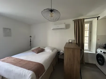 Sous les Platanes Отели рядом с достопримечательностью «Le Village des Automates»