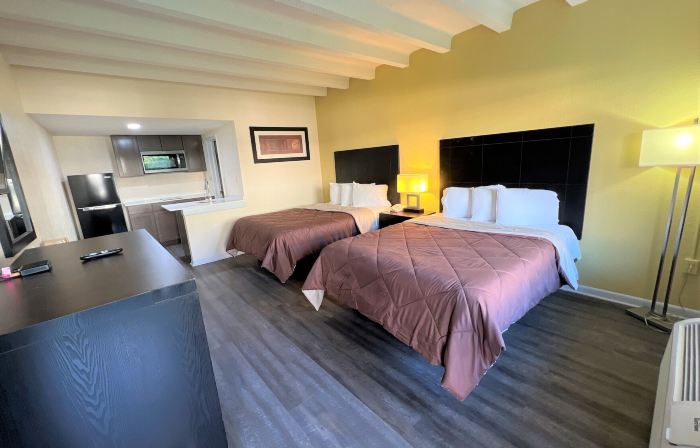 James River Inn & Suites