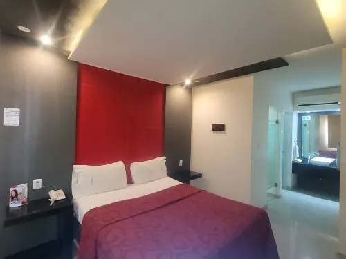 모텔 세뇨리알 구아델로프 호텔